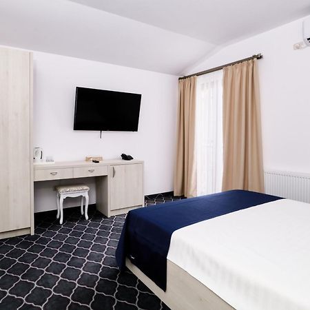 Eros Beach Resort Нэводари Экстерьер фото
